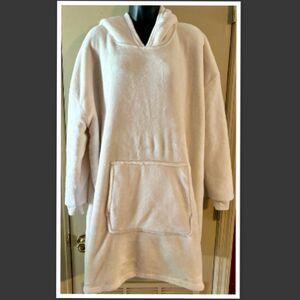 Saturdaze Hooded Long Sleeve Sequin Loungewear ~ Size One Size